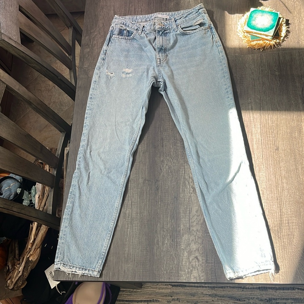 Zara mom jeans distressed